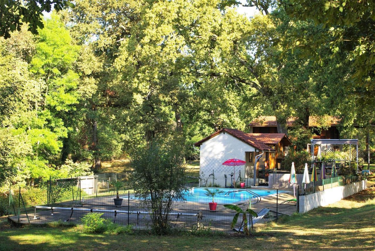 Les Chalets Du Gelat, Nature Et Calme Noaillan Exterior photo