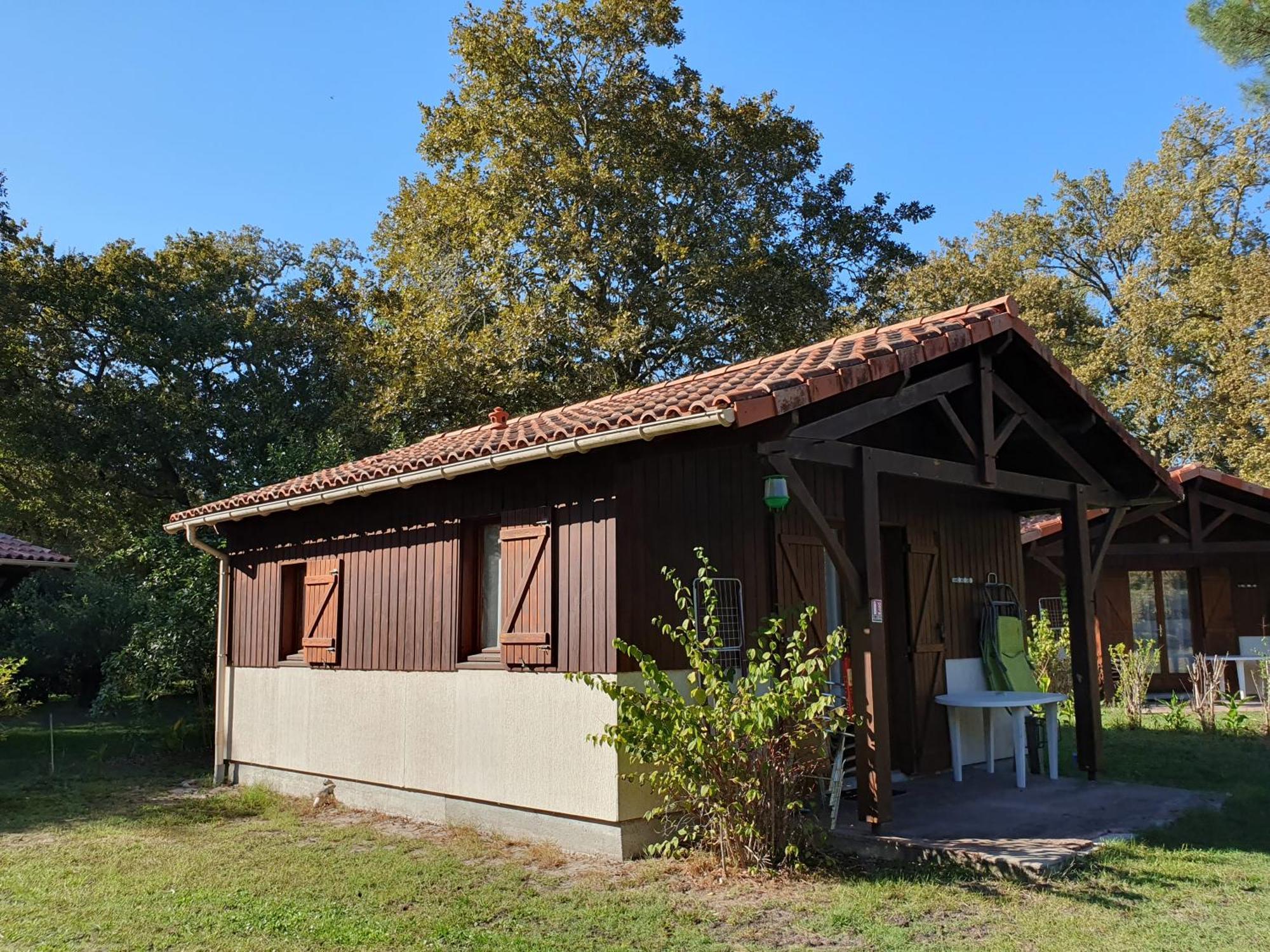 Les Chalets Du Gelat, Nature Et Calme Noaillan Exterior photo