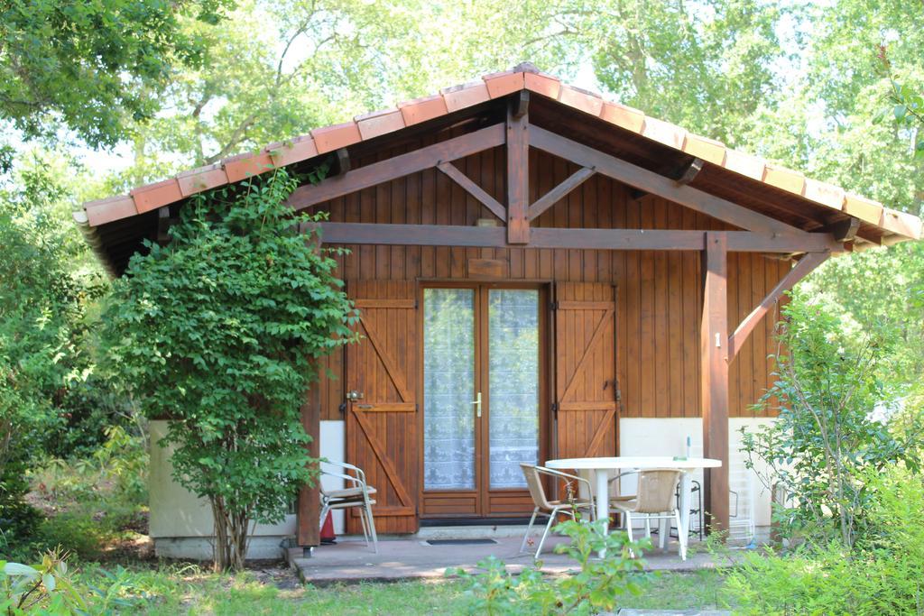 Les Chalets Du Gelat, Nature Et Calme Noaillan Exterior photo