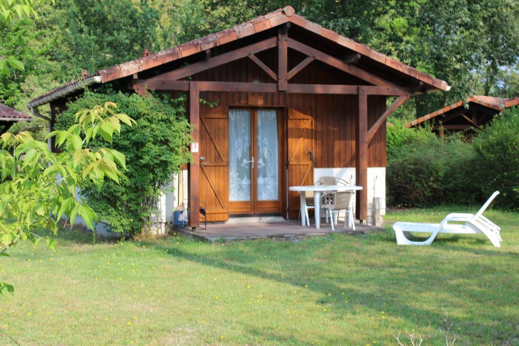 Les Chalets Du Gelat, Nature Et Calme Noaillan Exterior photo